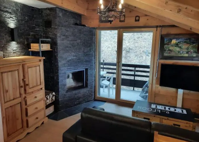 Cozy With Rhone Valley View